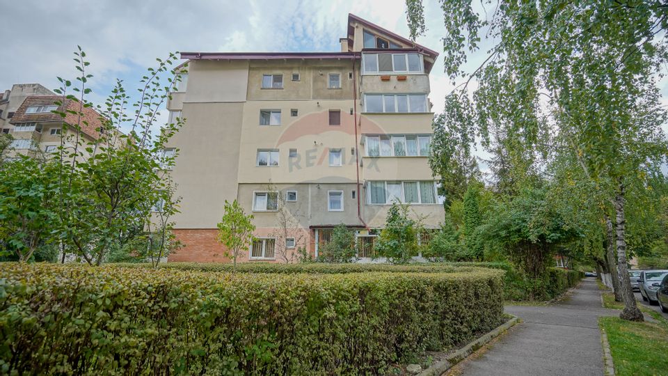 Apartament două camere decomandat la intrare în Răcădău!