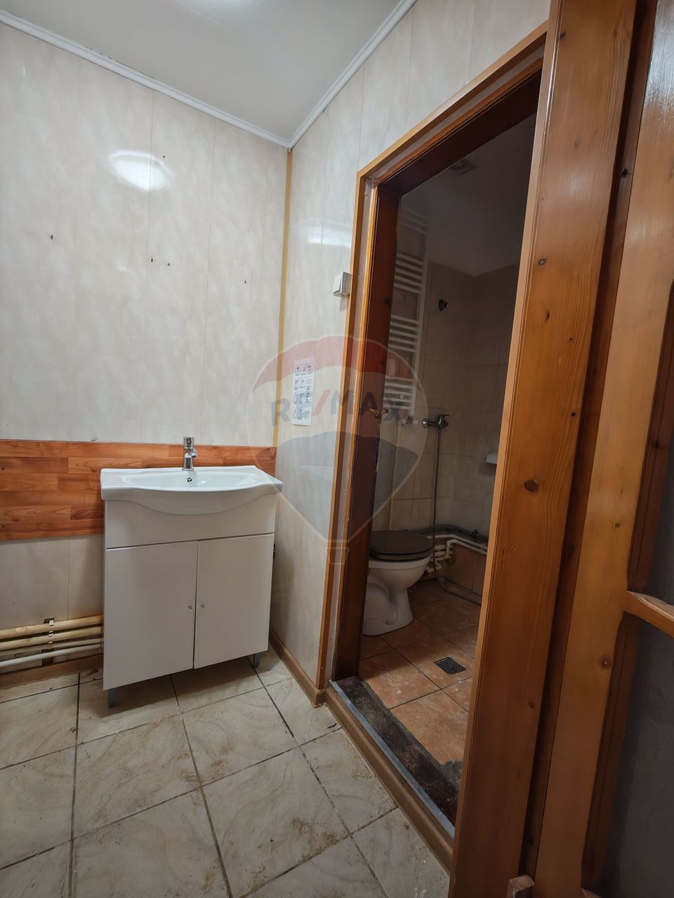 200sq.m Commercial Space for rent, Valea Rosie area