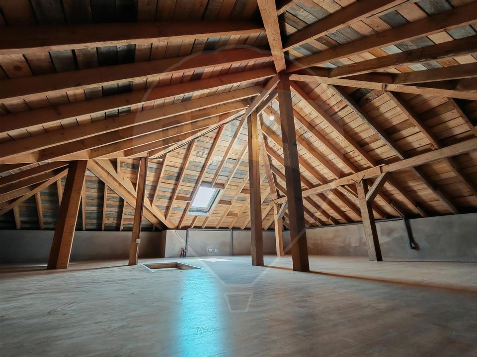 Vilă frumoasa cu 5 camere, 700 mp currte si pompa de caldura - Saftica