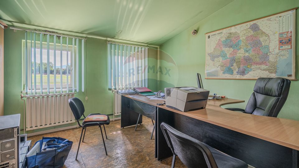 Spațiu industrial de 1,690mp, teren 3800 mp la 2 km de Brașov