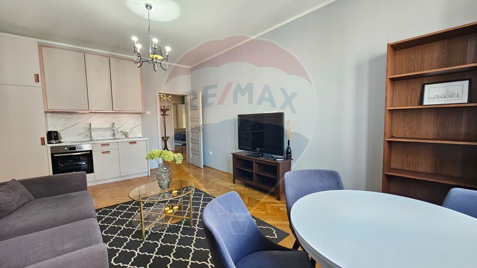 Închiriez apartament PREMIUM cu 3 camere în zonă Ultracentrală