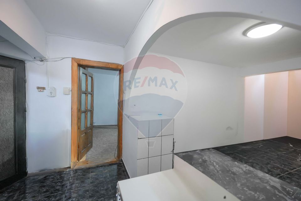 Apartament cu spațiu comercial, diverse destinații, vânzare, Rogerius