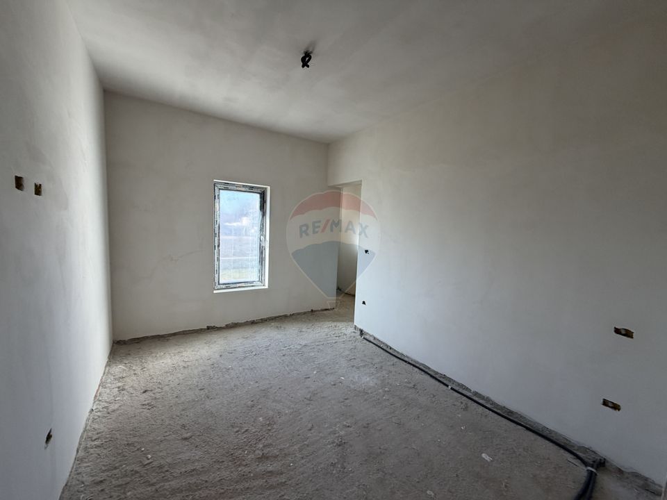 Casă cu 4 camere Campineanca