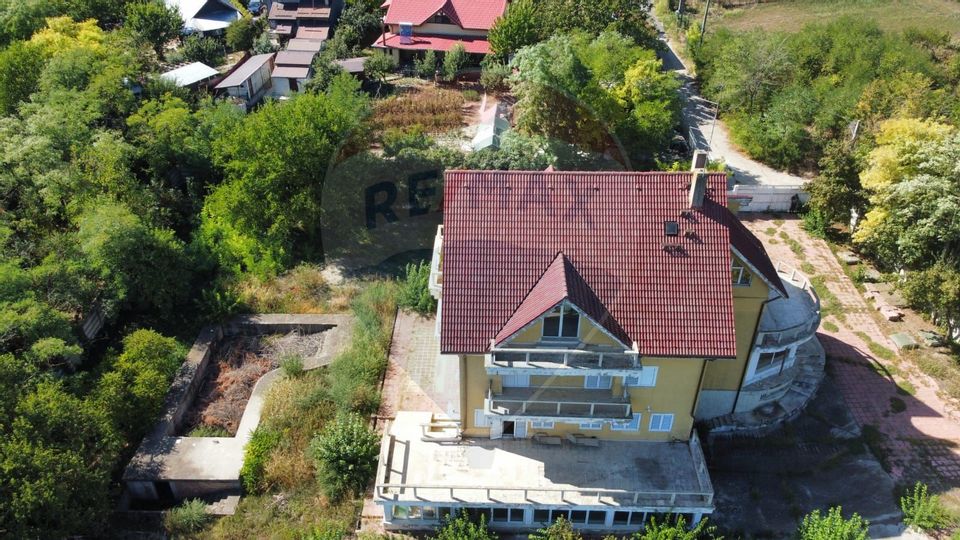 Casă cu potențial imens în Sat Lilieci, pe Aleea Florilor – lângă râul