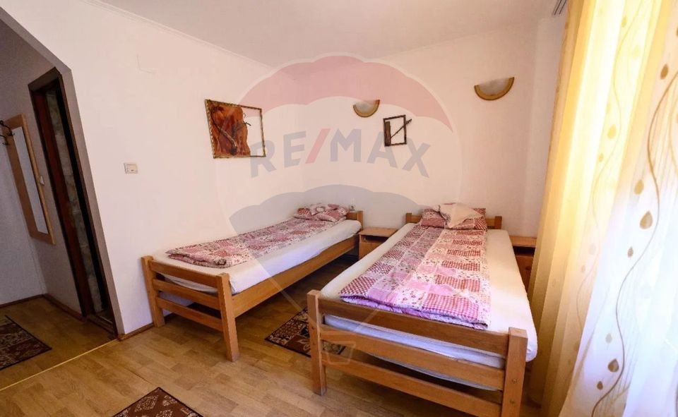 Hotel / Pensiune 7 camere  in Ghelari, jud Hunedoara