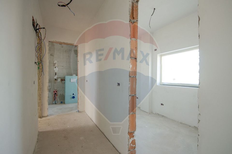 Apartament cu 2 camere de vânzare nou + Loc de parcare!