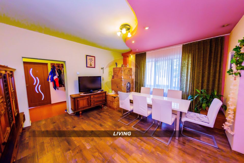 Casă P+1 din cărămidă, 683 mp teren, 4 garaje – Strada Zorilor