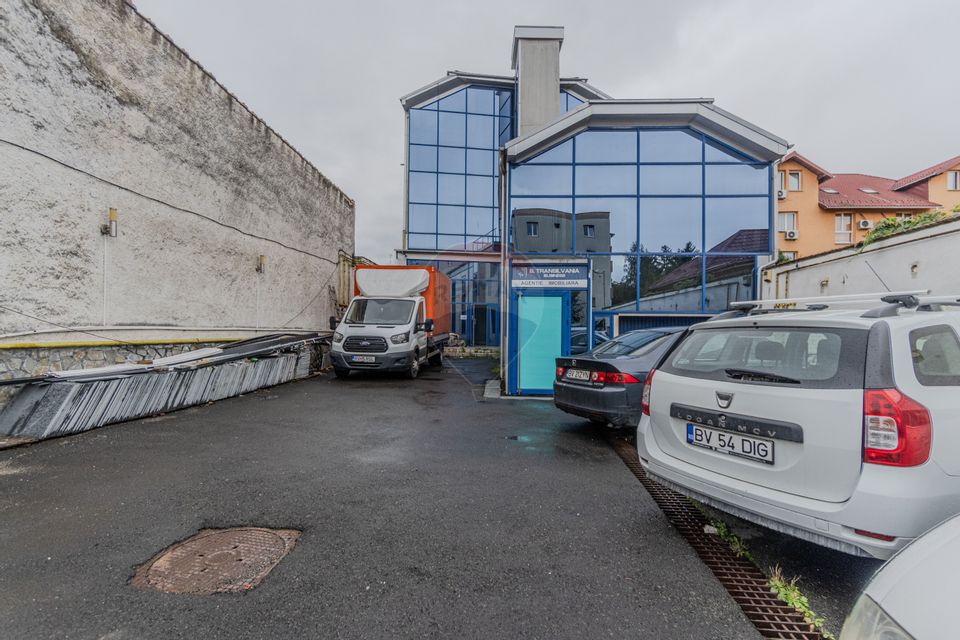 Cladire de 902 mp utili de vânzare, zona Grivitei - DN 13, COMISION 0