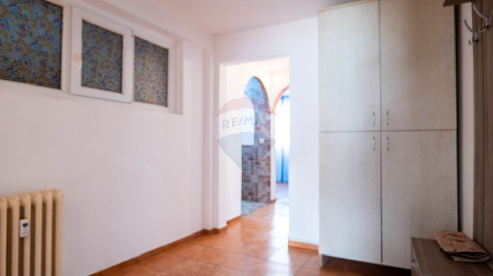 Vanzare apartament 4 camere, zona Pasajul Doamna Ghica