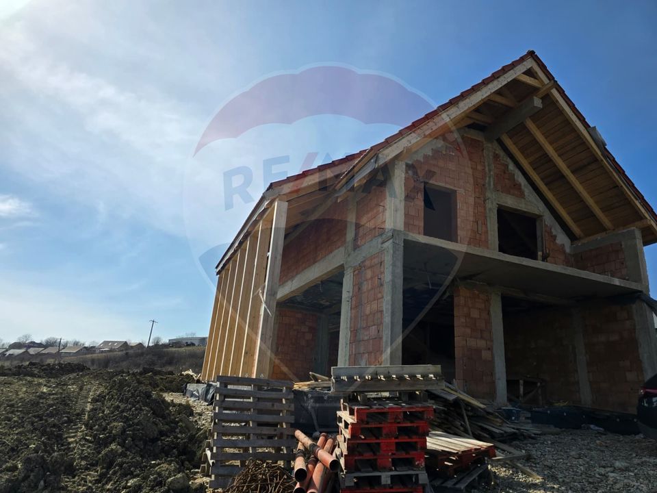 Casa la rosu, 800mp teren,  front 24, Jucu de Sus, comision 0