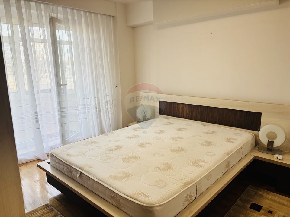 Apartament de închiriat cu 4 camere, 2 băi, str. Gh. Costaforu, Oradea