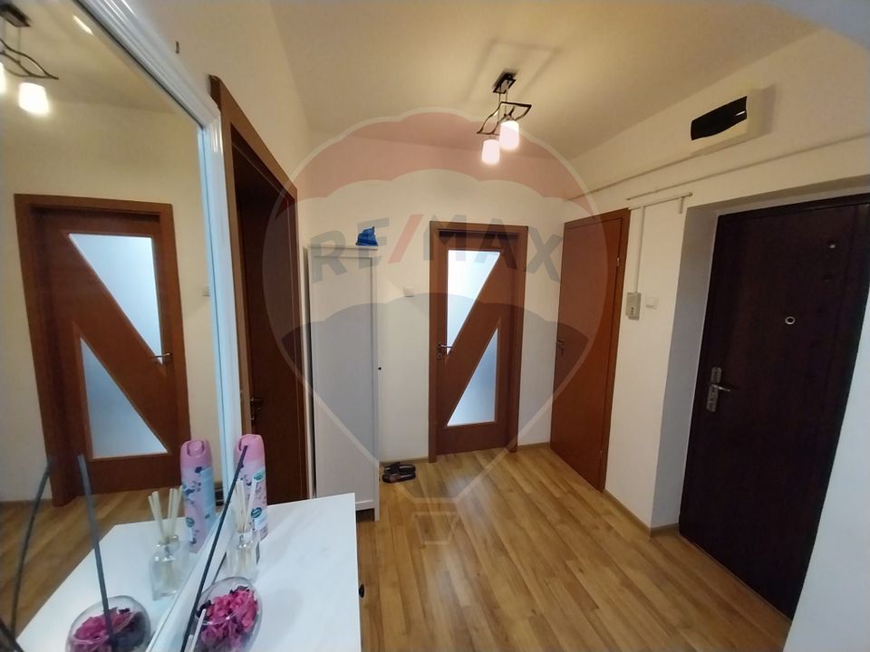 Apartament cu 3 camere  Promenada- Calea Severinului-Toporasi