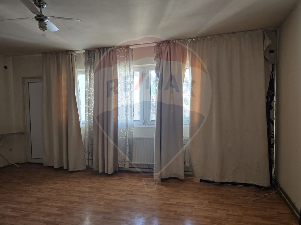 Apartament cu 4 camere de vânzare în zona Central