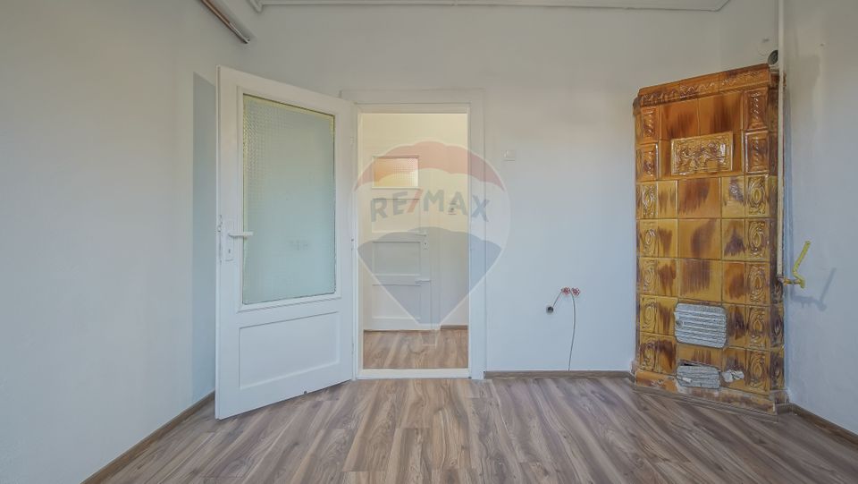 REZERVATA! Vilă individuală cu terasă, curte și două garaje