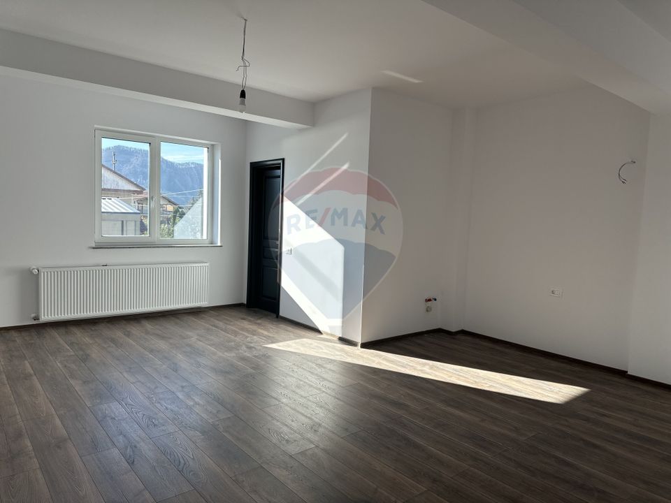 690sq.m Commercial Space for rent