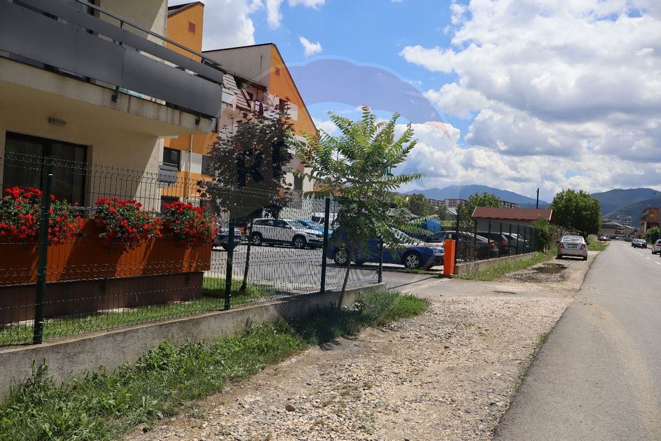 Apartament cu 2 camere de vânzare în zona Tractorul