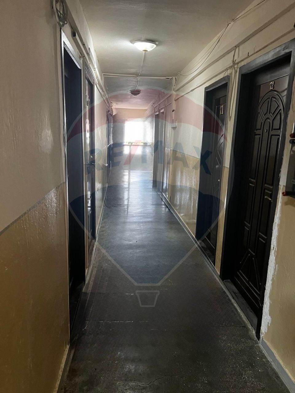 Vand garsoniera zona Vlaicu etajul 3