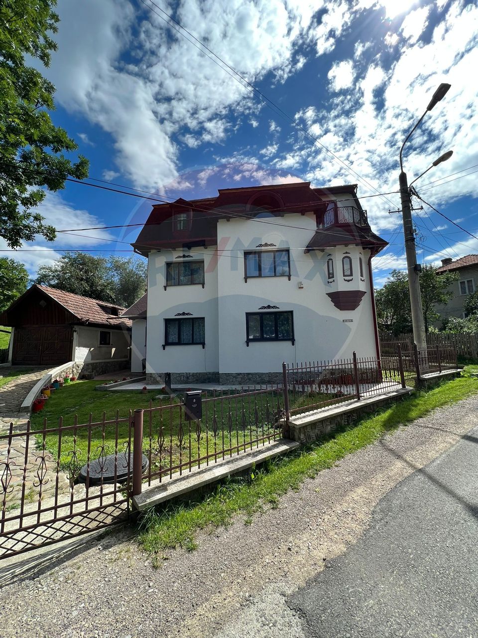 13 room House / Villa for sale, Est area