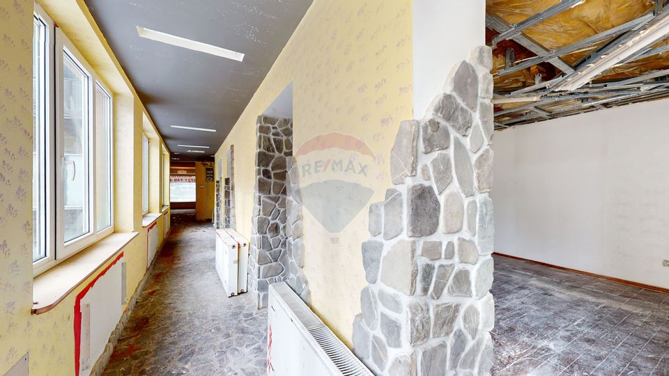 149sq.m Commercial Space for rent, Ultracentral area