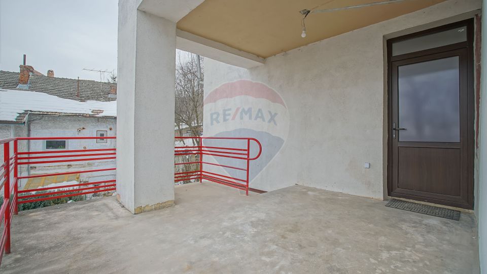 Apartament cu 3 camere în casă cu grădină Drumul Poienii