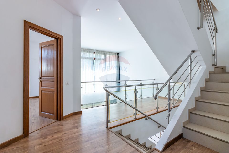 Casă / Vilă în Pipera de inchiriat, Iancu Nicolae, 5 x parcare