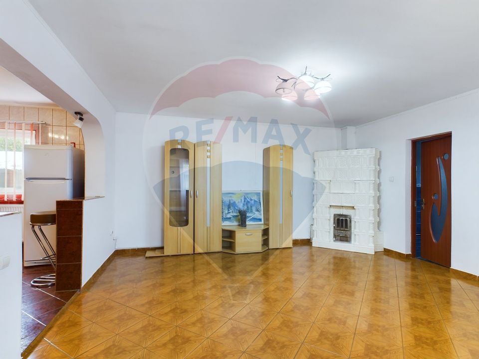 8 room House / Villa for sale