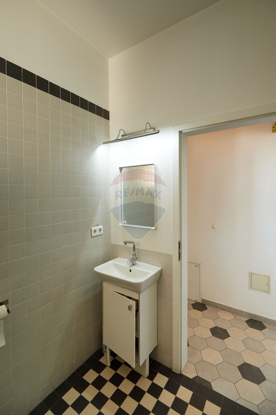 4 room Apartment for sale, Central area