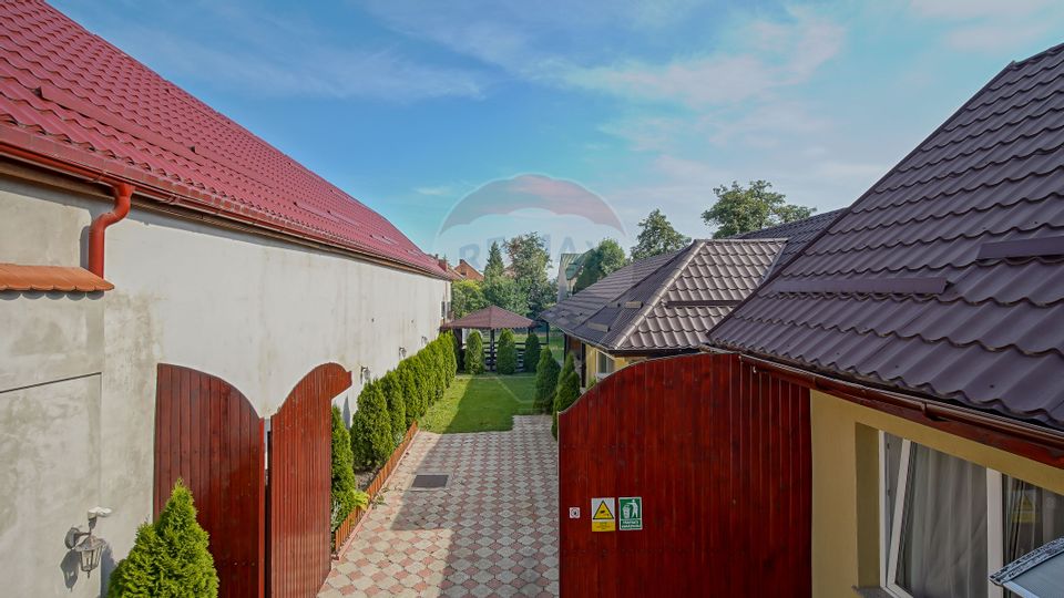 8 room House / Villa for sale, Aurel Vlaicu area