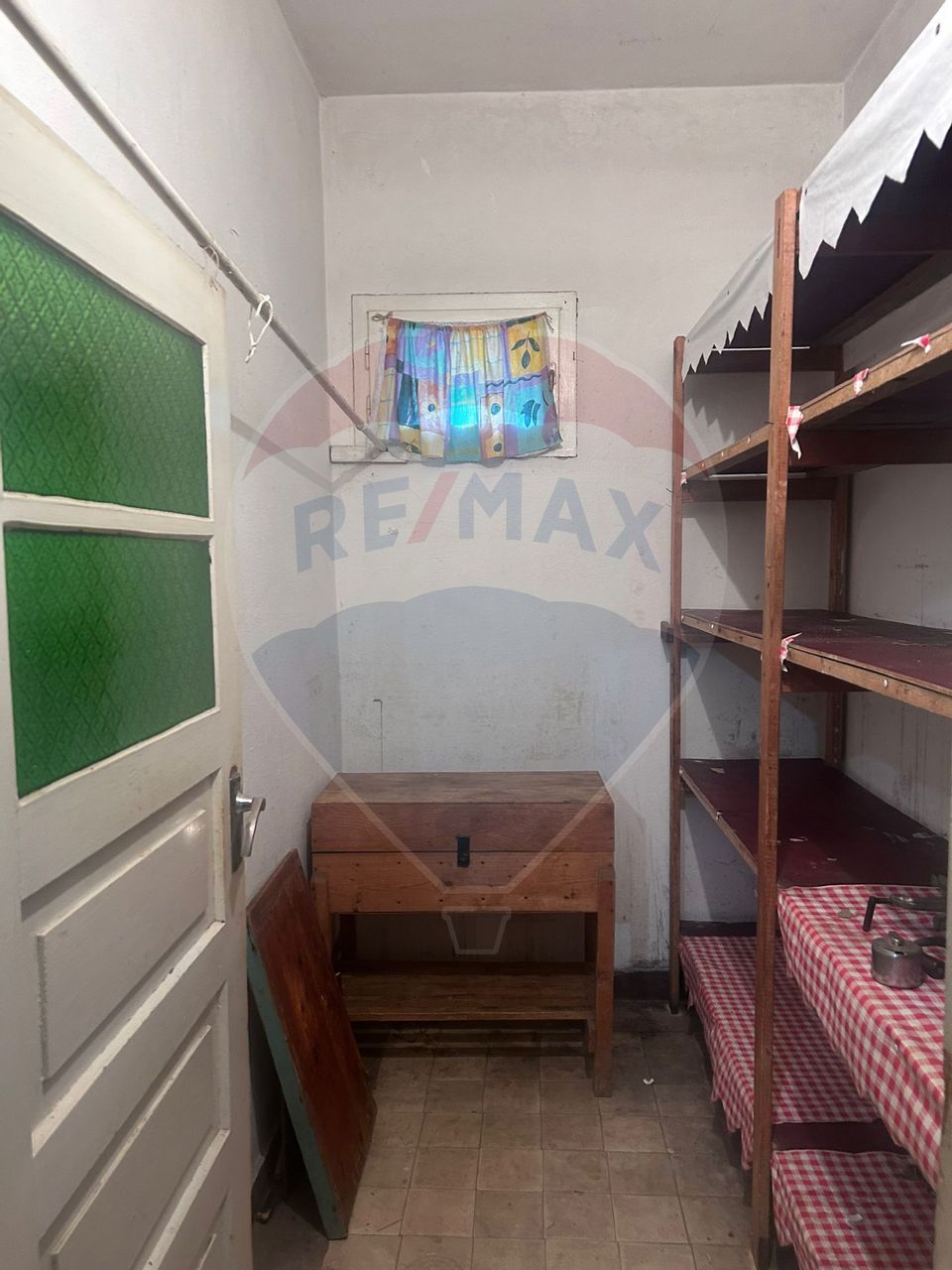 3 room House / Villa for sale, Ferneziu area