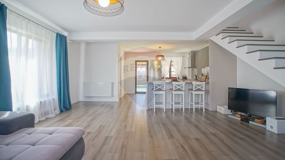 4 room House / Villa for sale