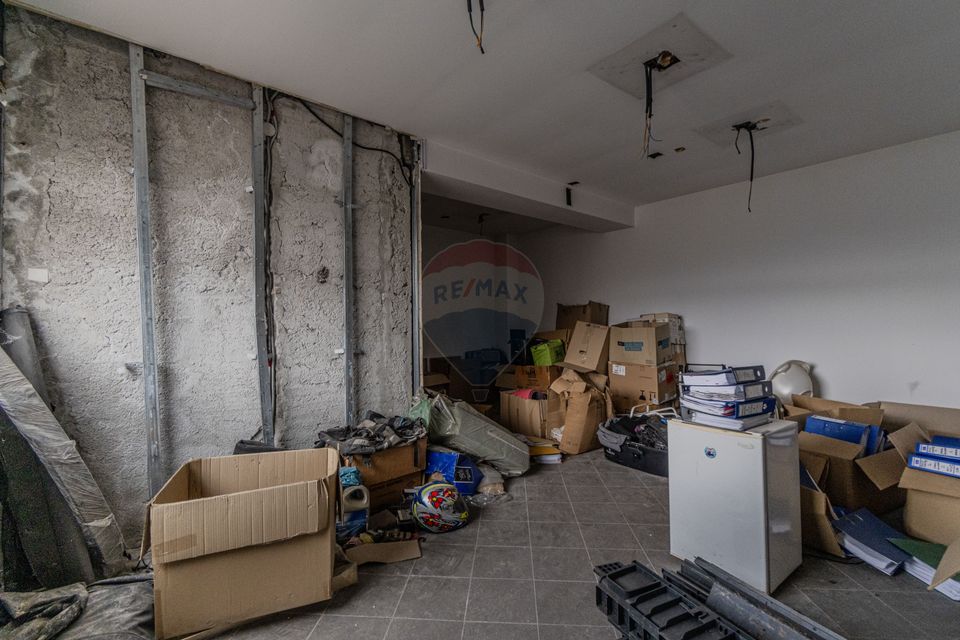 Cladire de 902 mp utili de vânzare, zona Grivitei - DN 13, COMISION 0