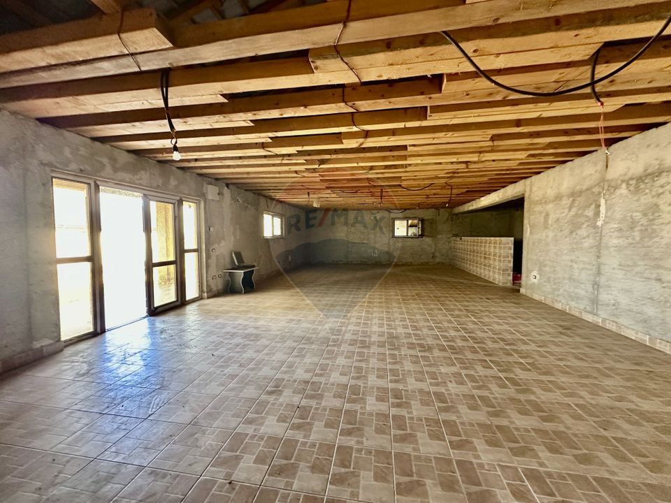 Casă sau Spatiu Dumbraveni langa DN E85