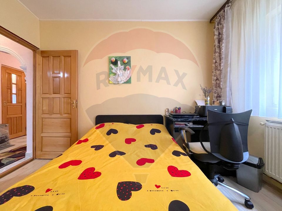 REZERVAT !  Apartament cu 3 camere de vânzare în Răcădău