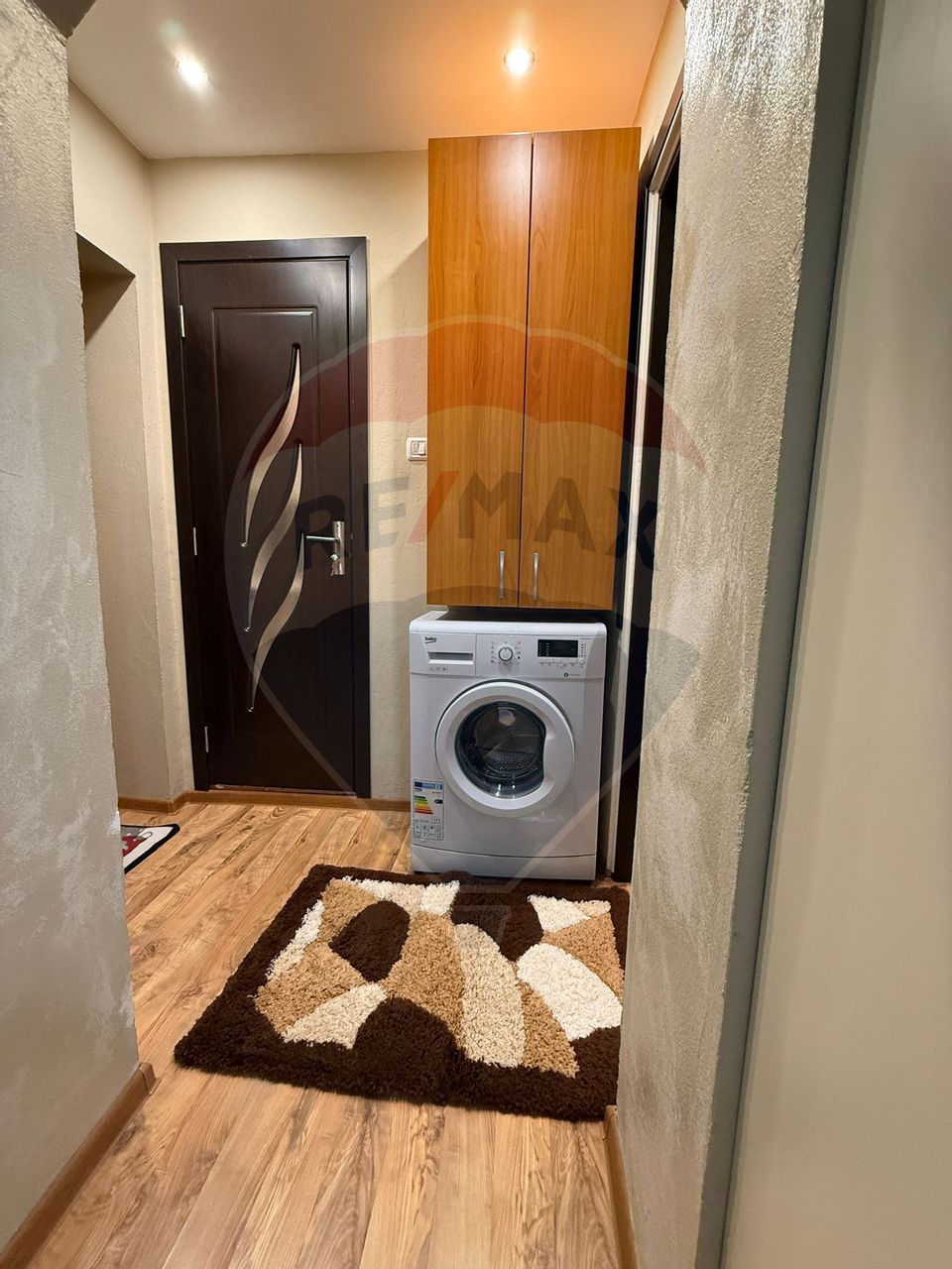 Apartament cu o camera de inchiriat- zona 6 Vanatori