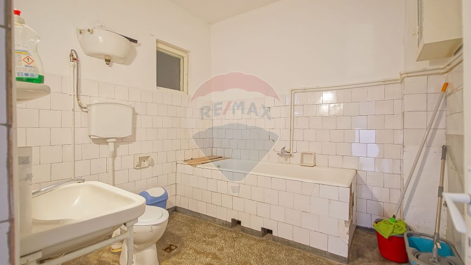 COMISION 0 Casă cu potențial excelent, teren 446 mp, Strada Fanionului