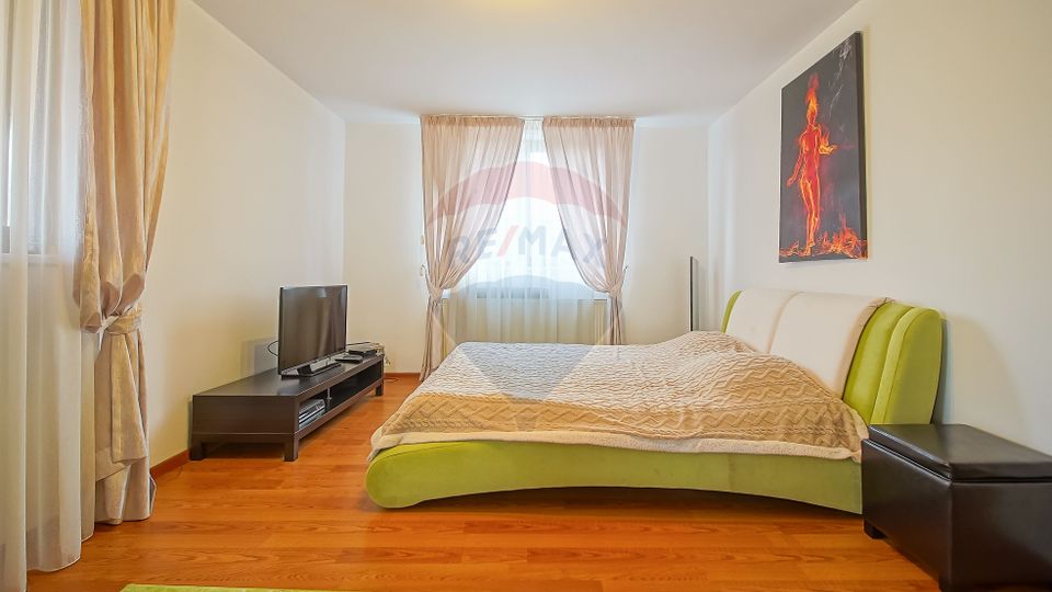 Vilă cu Teren Generos - Tractorul, Potrivită pentru Locuit sau Afacere