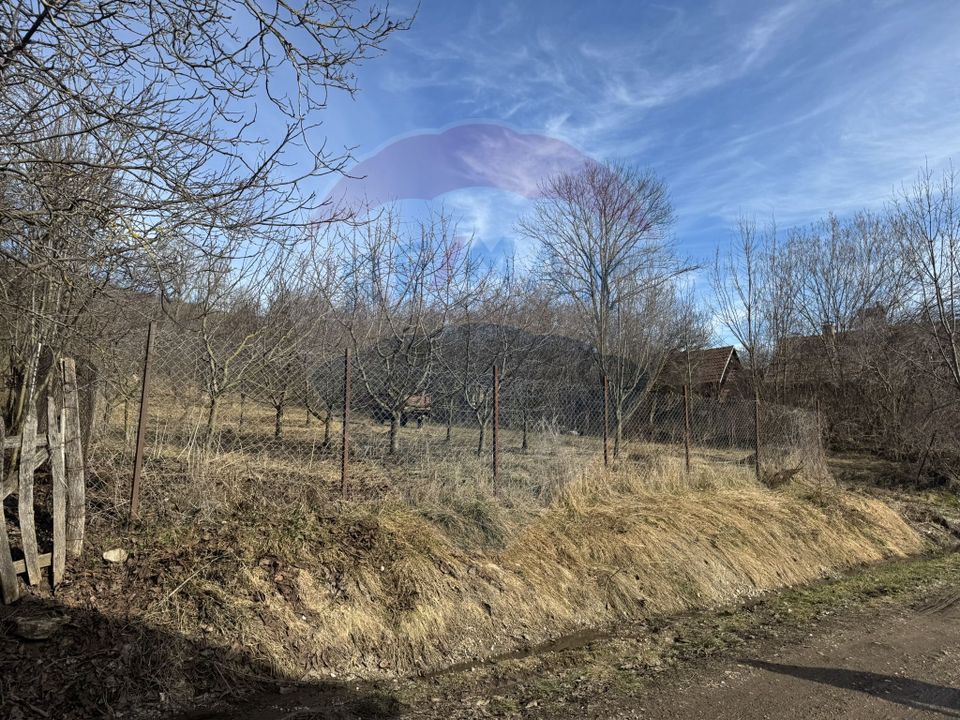 Teren intravilan 1.271 mp – Izvoarele, jud. Alba