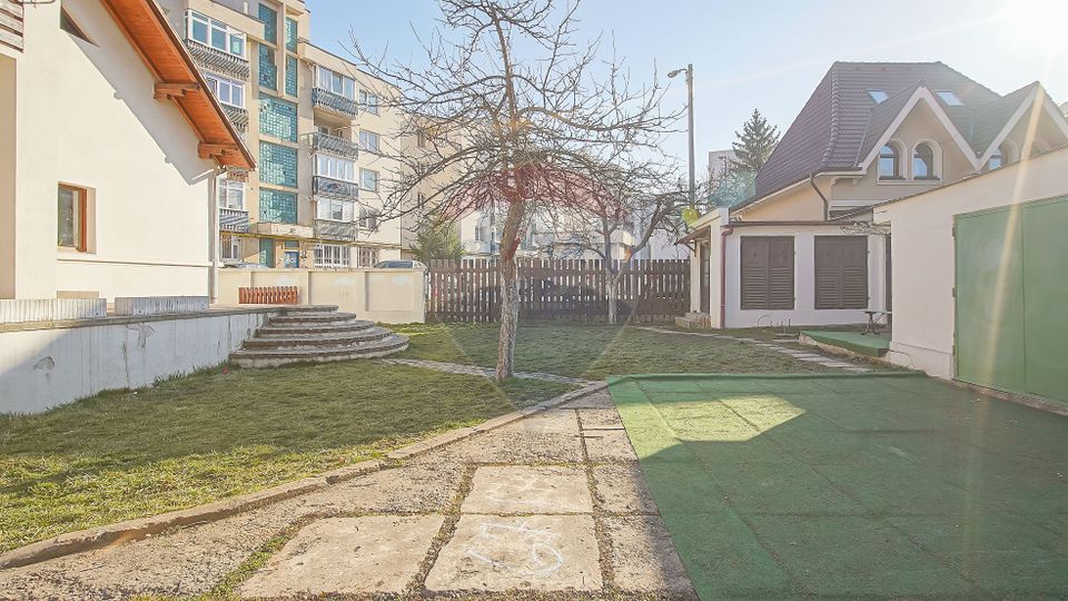 9 room House / Villa for rent, Centrul Civic area