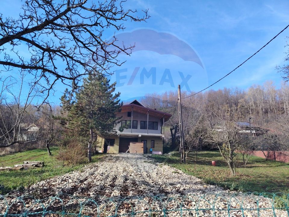 Lux Mediteranean si Intimitate pe 4.000 mp Domeniu Privat Gura Vaii