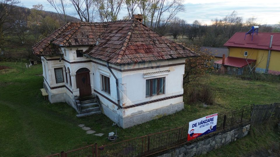 Casă si teren de vânzare in Leresti la super preț