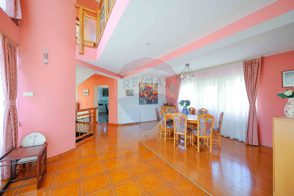 8 room House / Villa for sale, Central area