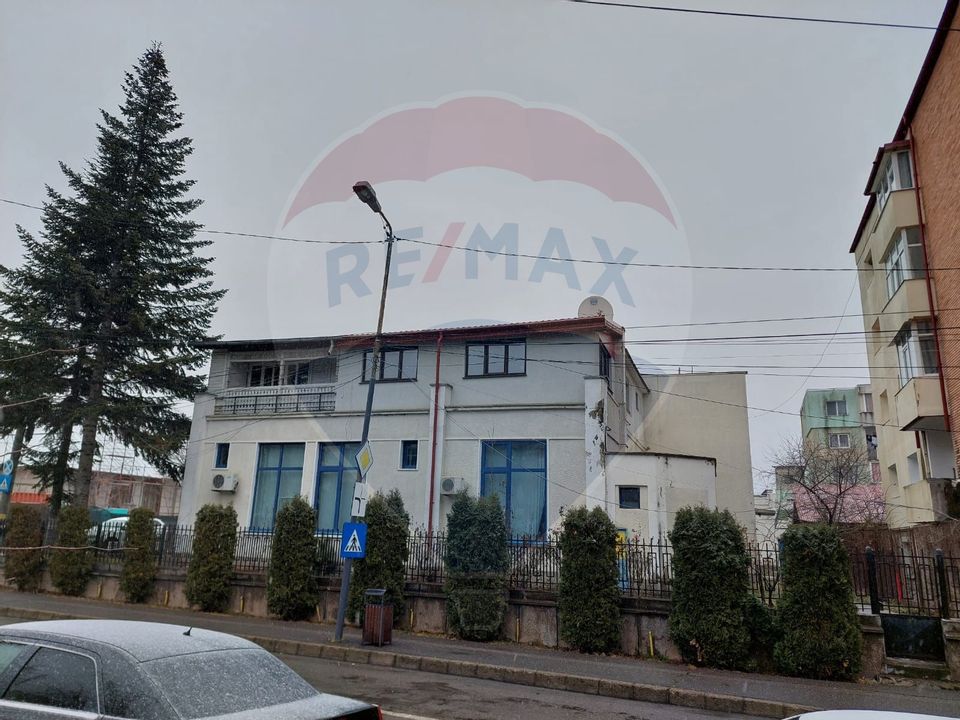 320sq.m Commercial Space for rent, Ultracentral area