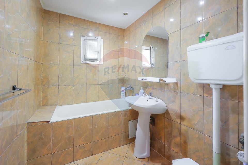 Apartament 3 Camere, Zonă Fără Trafic/Liniștită, Dragoș Vodă, Vânzare