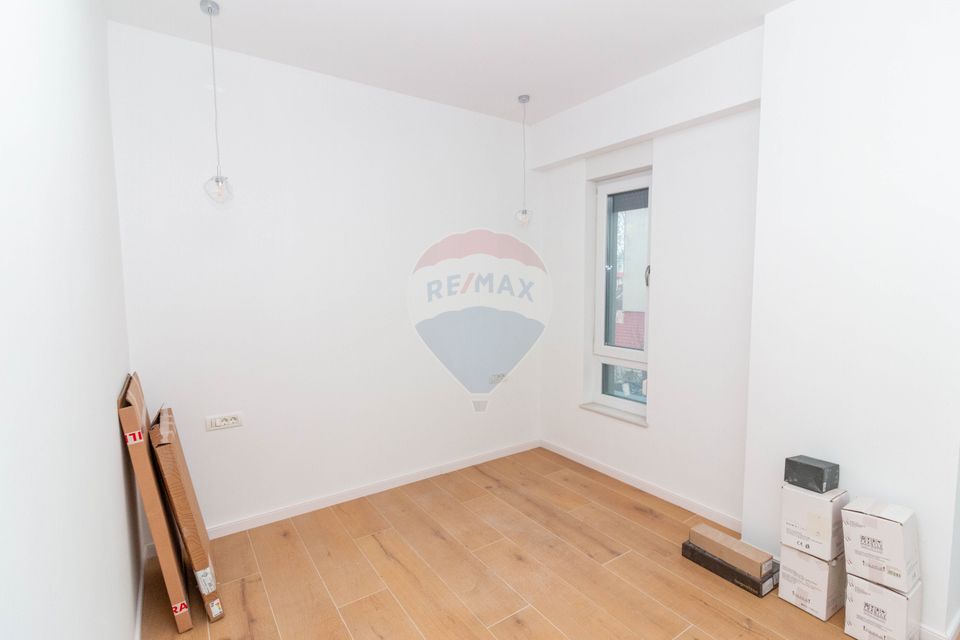 Apartament nou de 3 camere Nemobilat de inchiriat in zona Aviatiei