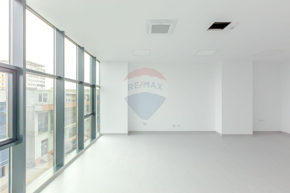 Office building and medical facilities URBAN BUILDING - Remax Grow