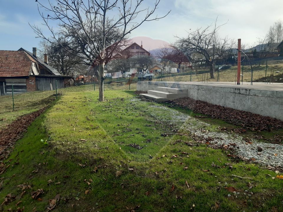 Teren 1,050mp Zarnesti cu proiect de casa / Strada Tohanita nr 26F