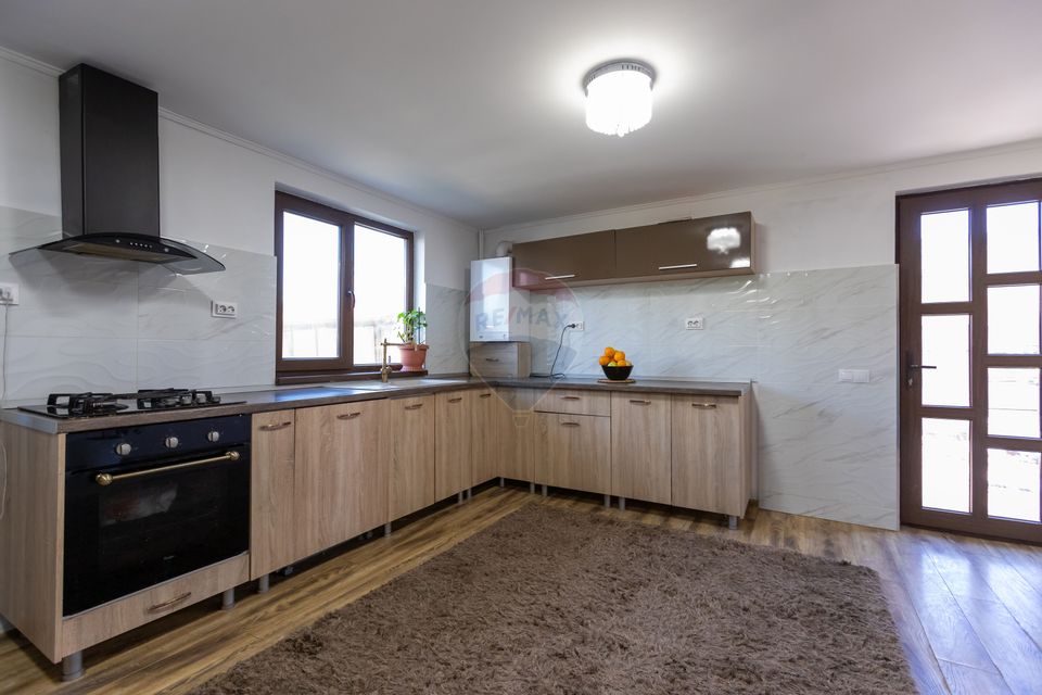 4 room House / Villa for sale, CFR area