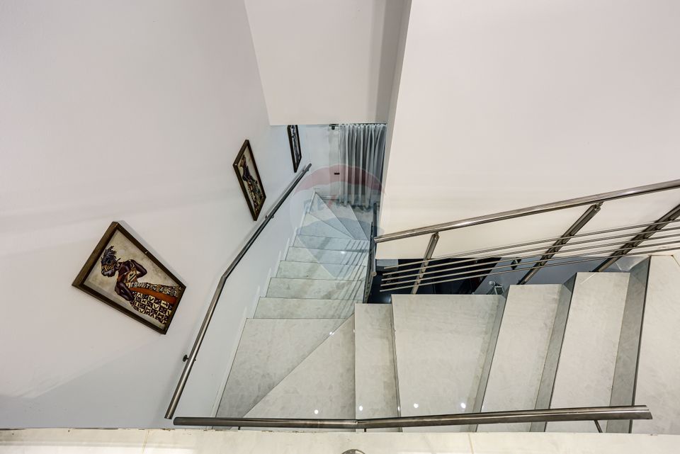 Apartament modern la casa cu 3 camere si balcon Zona Banu Maracine