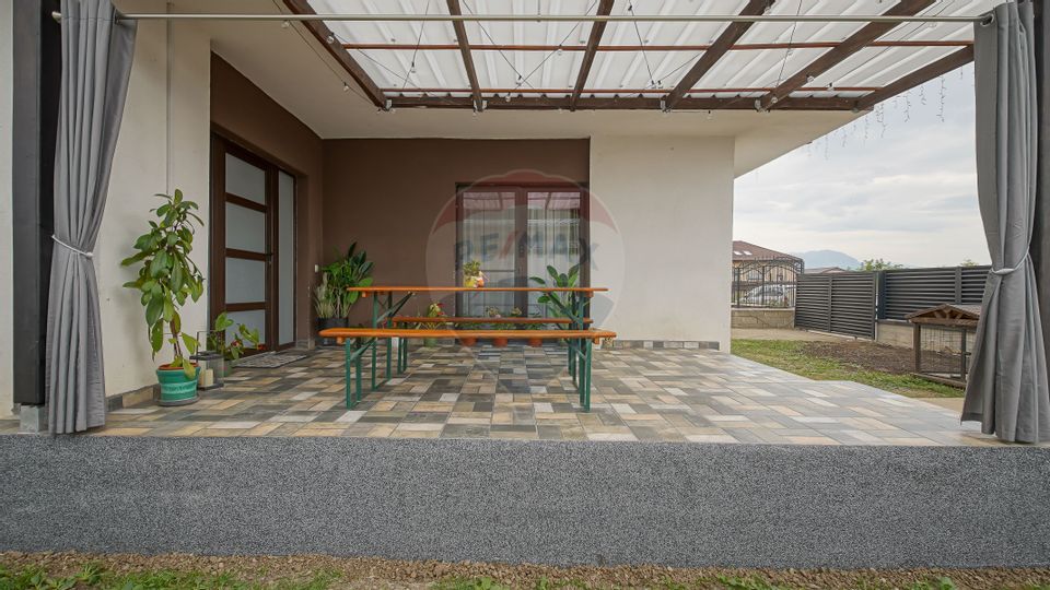 4 room House / Villa for sale