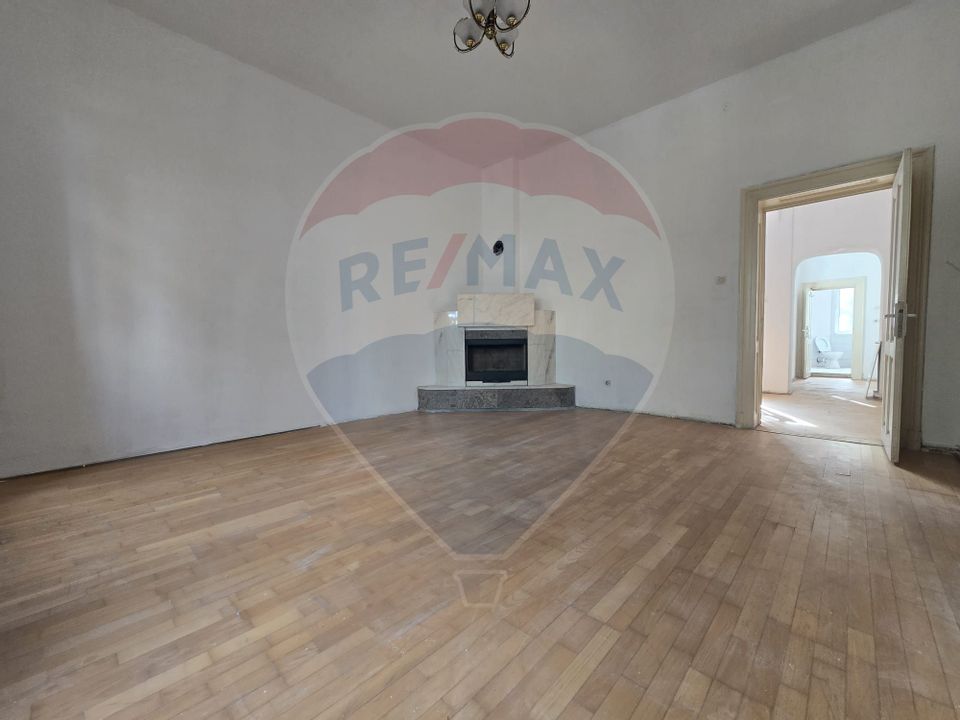 DE VANZARE Casă / Vilă cu 11 camere de vânzare în zona Parcul Carol